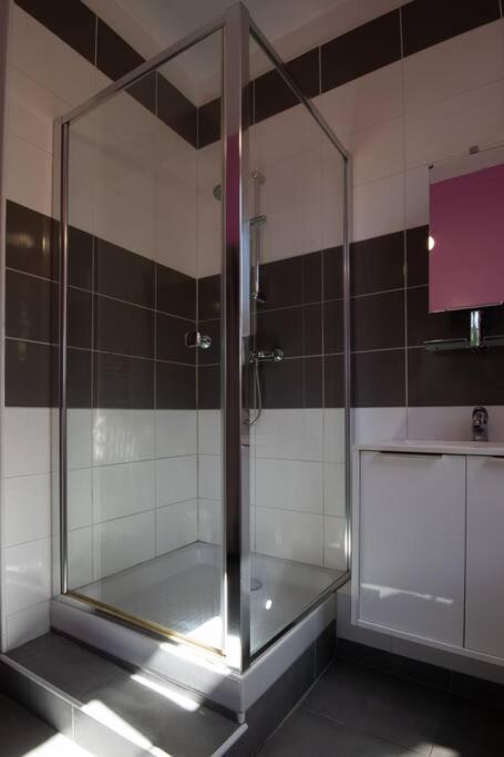 La Fontaine Neuve-Avallon-5 Personnes-1 Chambre-3 Lits-Parking-Wifi מראה חיצוני תמונה